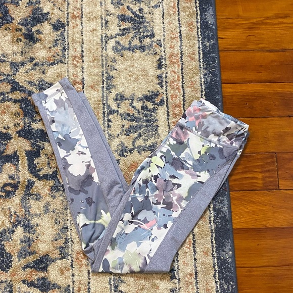 90 Degree By Reflex Other - 90 Degree gray and floral print leggings